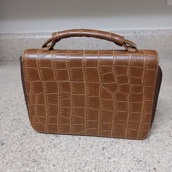 VTG Day Runner 6-Ring Brown Faux Croc Planner With Handle  7.5"x5.5" Zip Around - Picture 1 of 16